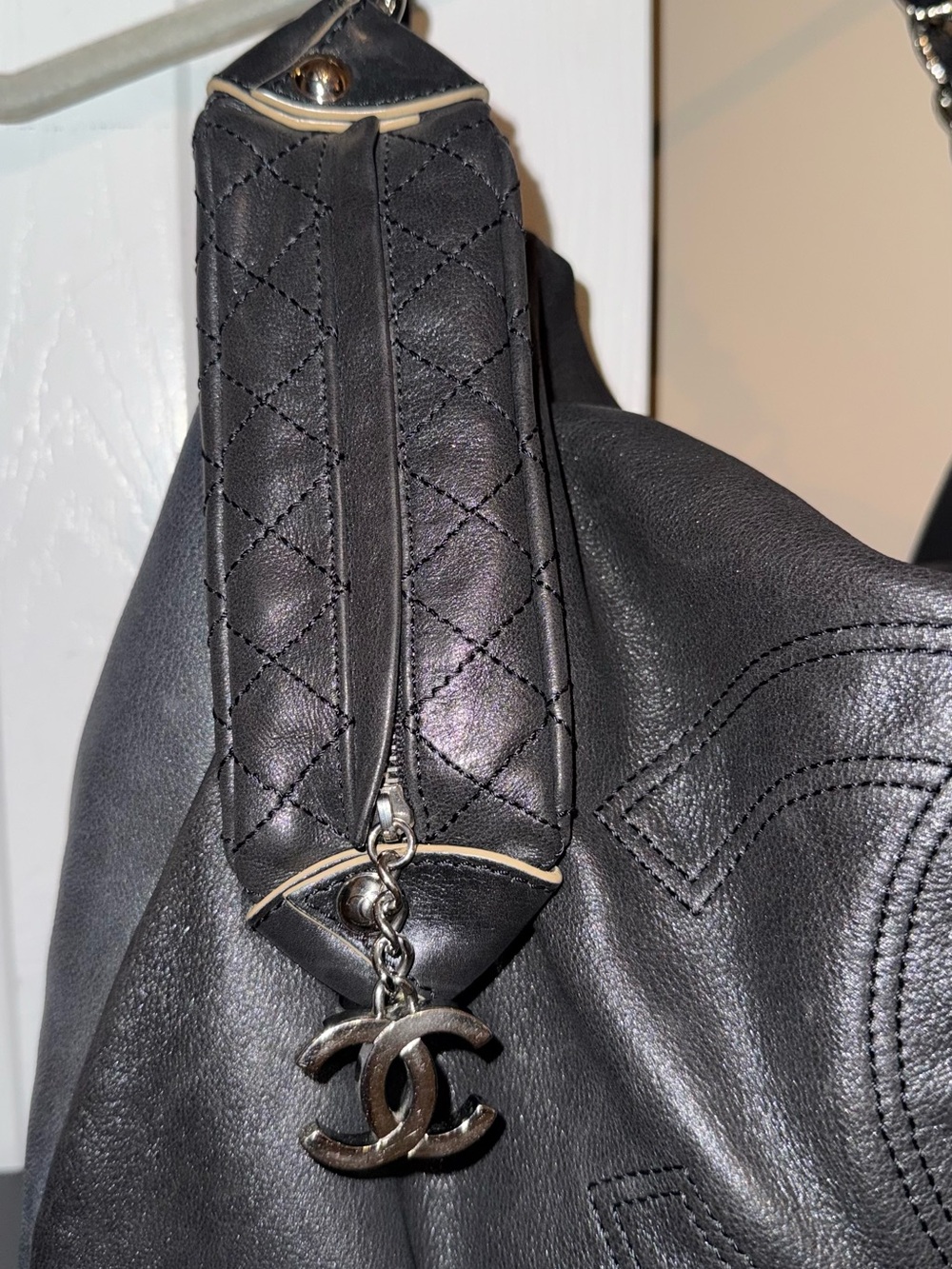 Authentic Chanel Black Soft Edgy Hobo bag purse lambskin leather CC - Picture 5 of 16